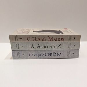 A Trilogia Do Mago Negro (Portuguese Edition) / The Black Magician Trilogy